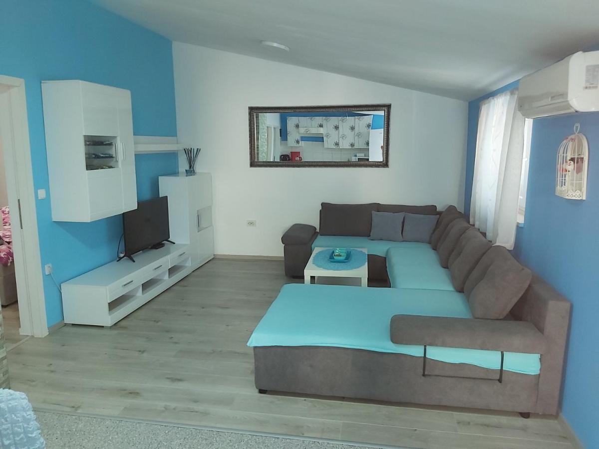 Apartman Ana Stinjan ภายนอก รูปภาพ