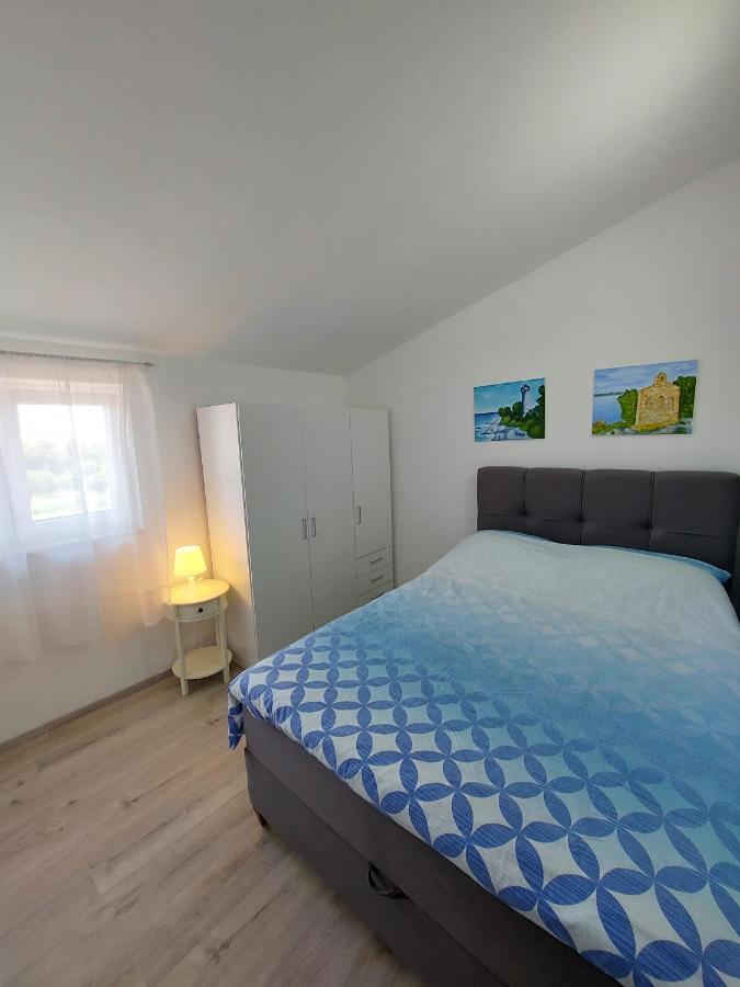 Apartman Ana Stinjan ภายนอก รูปภาพ
