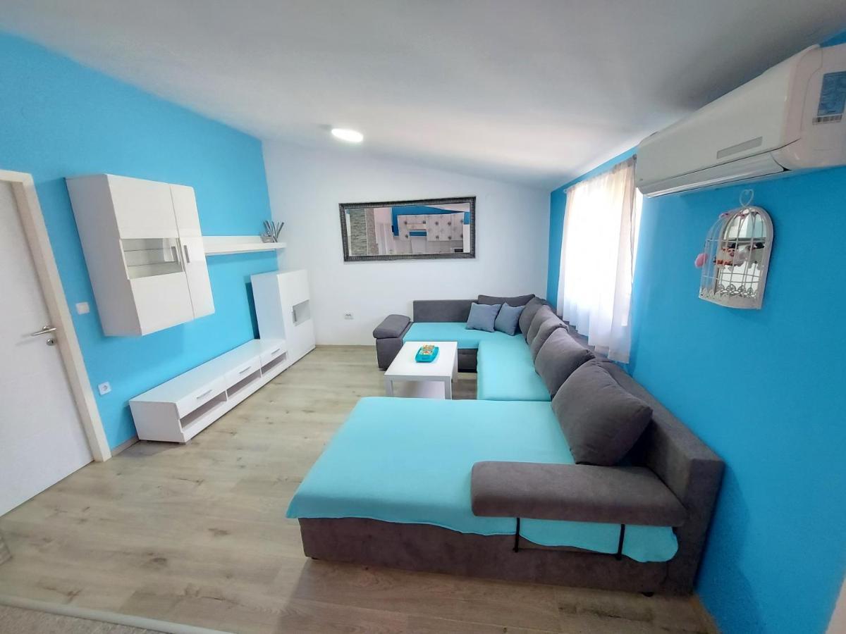 Apartman Ana Stinjan ภายนอก รูปภาพ