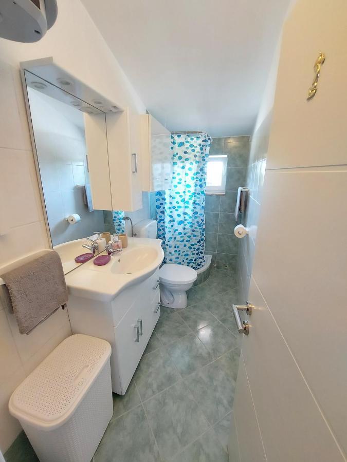 Apartman Ana Stinjan ภายนอก รูปภาพ
