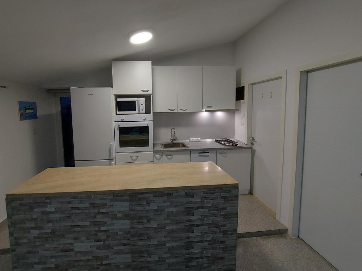 Apartman Ana Stinjan ภายนอก รูปภาพ